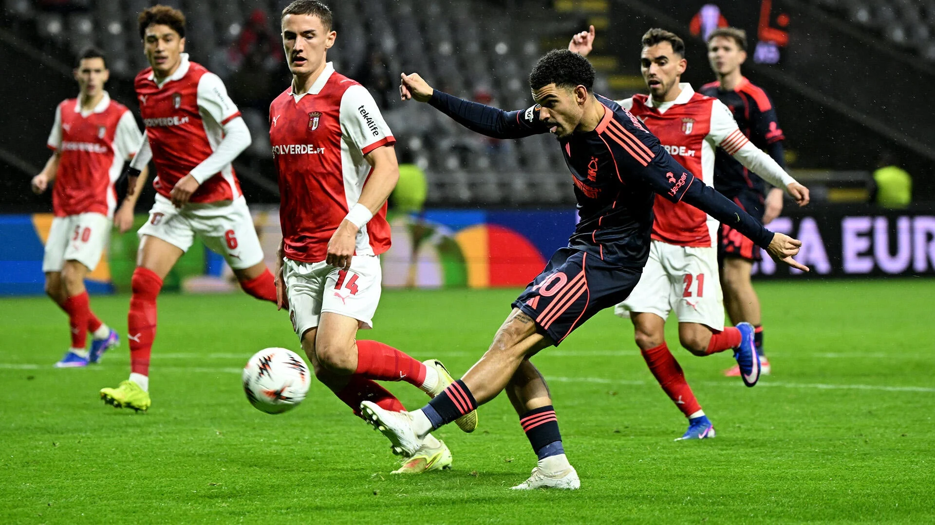 Misteri di Balik Kejutan Europa League: Dari Pensiunan Tottenham Hingga Kebangkitan Braga dan Harapan Nottingham Forest