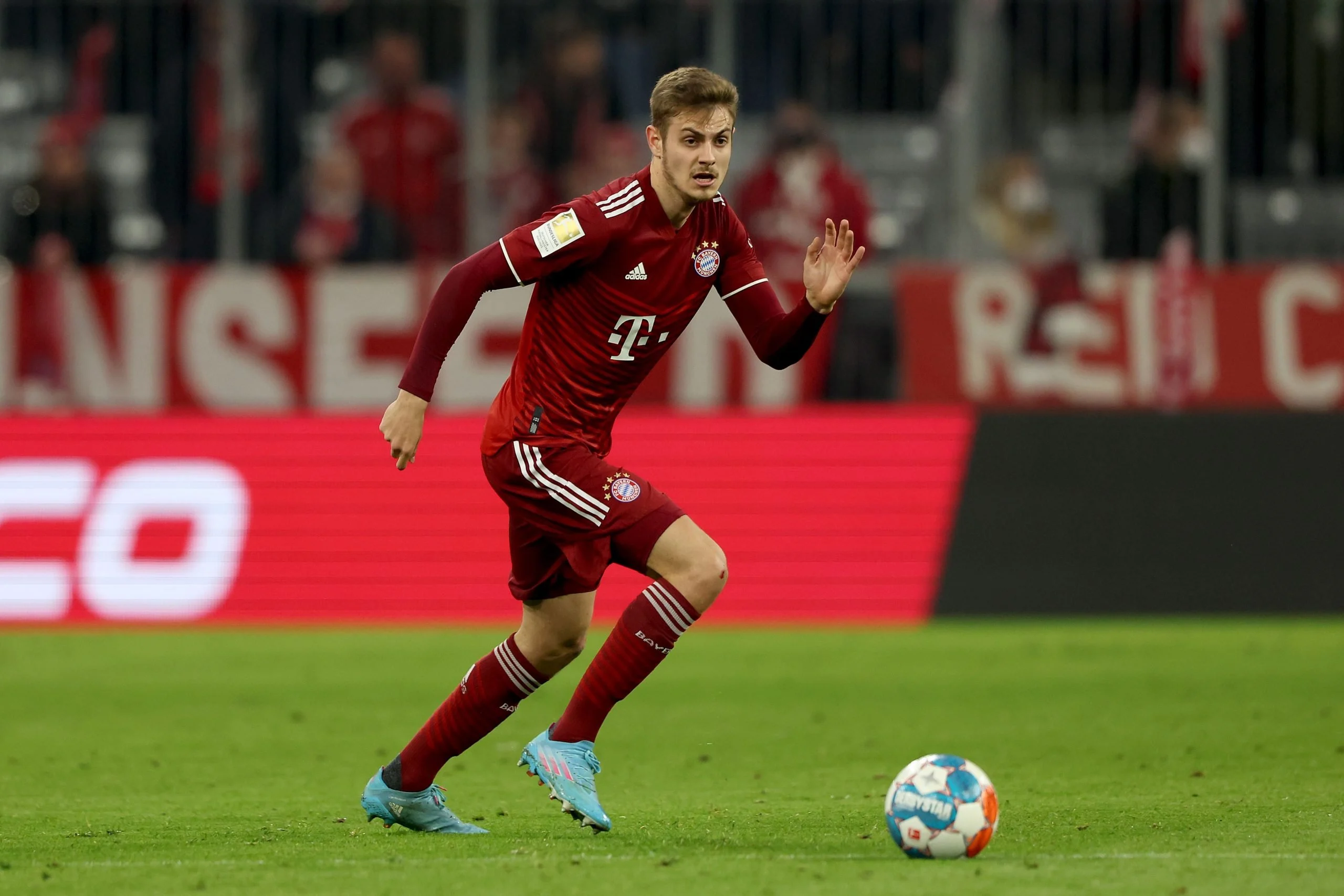 Misteri Kebangkitan Josip Stanišić: Dari Akademi Bayern ke Sorotan Internasional!