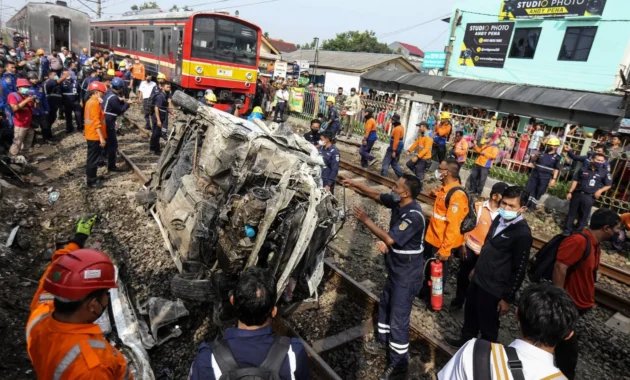 Misteri Sebelum Tabrakan: Penumpang Ungkap Ada yang Tak Beres Sebelum Kecelakaan KRL di Bekasi Timur
