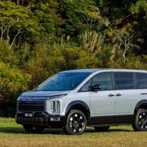 Mitsubishi Delica D:5 2026 Meluncur: Minivan Off‑Road Tangguh Siap Pakai PHEV & S‑AWC, Tantang MPV Listrik China!