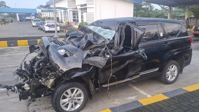 Mobil Rombongan Anggota DPR RI Gus Hilman Kecelakaan di Tol Pasuruan‑Probolinggo, 2 Staf Tewas di Tempat
