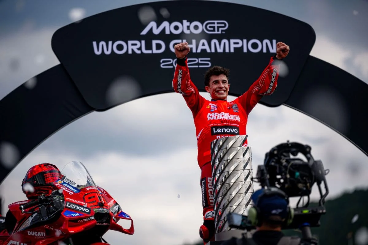 Momen Mengharukan: Marc Márquez Dihormati Rival Terkuatnya, Veda Tolak Sombong, Rossi Tetap Raja MotoGP
