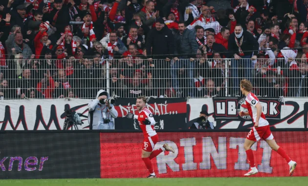 Momen Penutup Bundesliga: Bayern München Tancap Köln, Sementara Union Berlin Hadapi Augsburg – Simak Kisah Pensiun Penjaga Garis