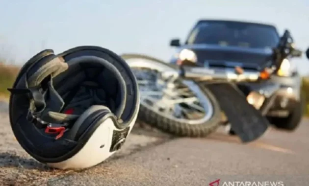 Motor Sport Ini Tergantung di Lampu Lalu Lintas dalam Kecelakaan Aneh di Kanada