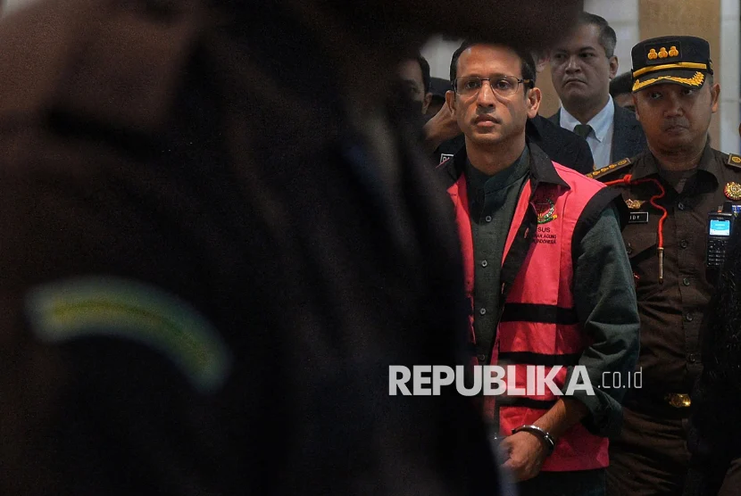 Nadiem Jalani Operasi Setelah Dijatuhi Tuntutan 18 Tahun Penjara, Istri Setia Menemani