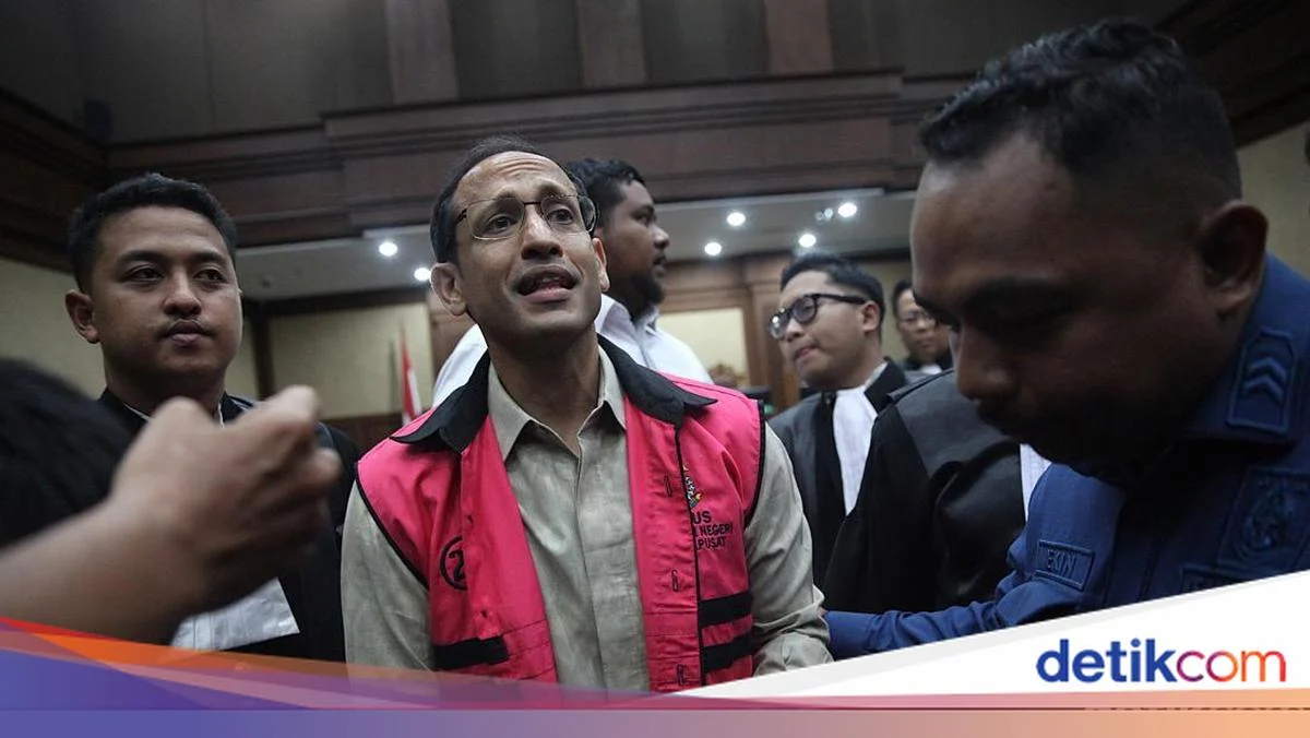 Nadiem Makarim Pakai Uang Pribadi Tambah Gaji Stafsus