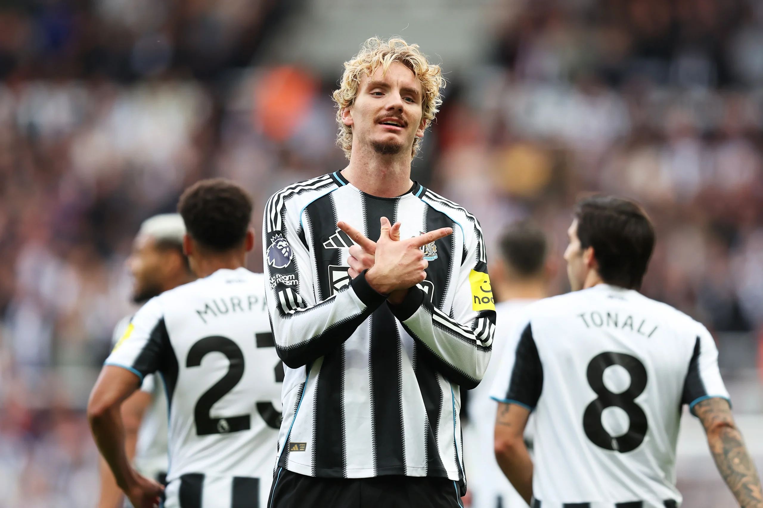 Nick Woltemade Bikin Newcastle Gemilang: Dua Gol, Emosi Trippier, dan Kontroversi VAR