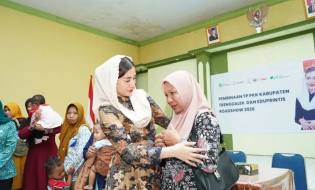 Novita Hardini Hadirkan Layanan Kesehatan Mata Gratis di Trenggalek