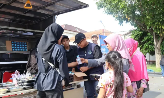 Pameran dan Pembagian Menu Makan Bergizi Gratis (MBG) di Solo