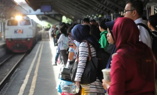 Pantauan Arus Penumpang Kereta di Jawa Timur pada Libur Panjang