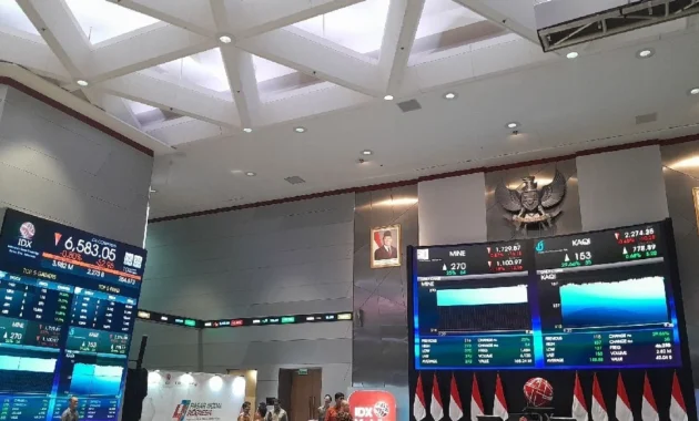 Pasar Saham Iran Dibuka Kembali Setelah Penutupan 80 Hari Pasar Saham Iran Dibuka Kembali Setelah Penutupan 80 Hari
