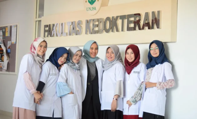 Patahkan Mitos ‘Darah Biru’ Profesi Medis! 84 Persen Dokter Baru Unusa Ternyata Bukan dari Keluarga Dokter Patahkan Mitos ‘Darah Biru’ Profesi Medis! 84 Persen Dokter Baru Unusa Ternyata Bukan dari Keluarga Dokter