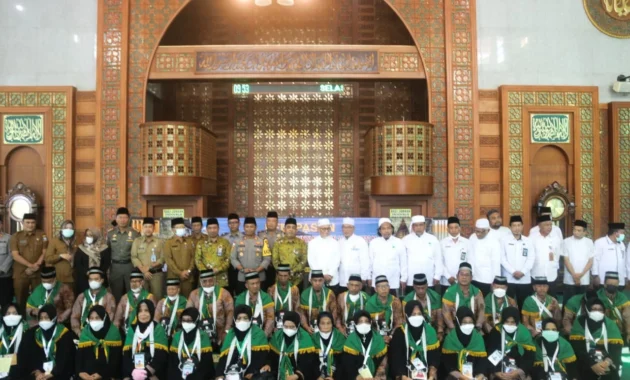Pemkab Bogor Gelar Lepas Jamaah Calon Haji Pertama di Masjid Raya Pakansari Pemkab Bogor Gelar Lepas Jamaah Calon Haji Pertama di Masjid Raya Pakansari