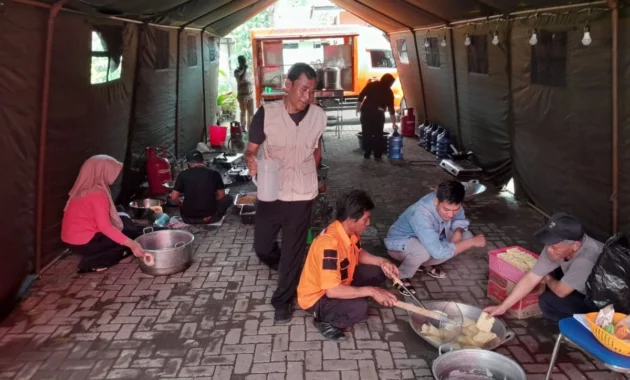 Pemkab Bungo Dirikan Dua Dapur Umum untuk Penuhi Kebutuhan Pangan Korban Banjir