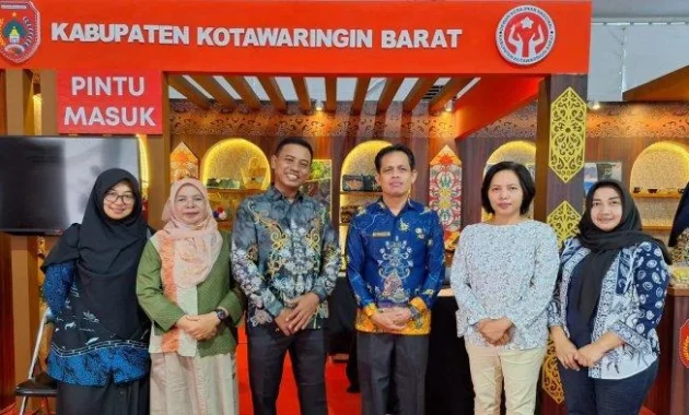 Pemkot Kotawaringin Barat Perkenalkan Potensi Daerah di Kalteng Expo Pemkot Kotawaringin Barat Perkenalkan Potensi Daerah di Kalteng Expo