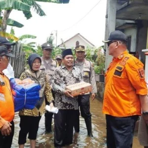 Pemkot Semarang Salurkan Bantuan Sosial untuk Korban Banjir