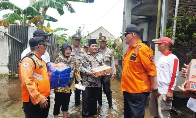 Pemkot Semarang Salurkan Bantuan Sosial untuk Korban Banjir