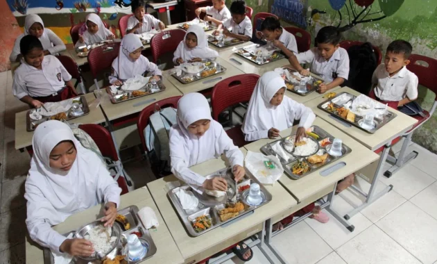 Penerima Manfaat Program Makan Bergizi Gratis (MBG) Capai 62,4 Juta Orang, Menjangkau Anak Sekolah Hingga Ibu Hamil Penerima Manfaat Program Makan Bergizi Gratis (MBG) Capai 62,4 Juta Orang, Menjangkau Anak Sekolah Hingga Ibu Hamil