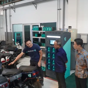 Pengadaan 21 Ribu Motor Listrik MBG di Tengah Defisit APBN Rp240 T: Ancaman Pemborosan atau Langkah Strategis?