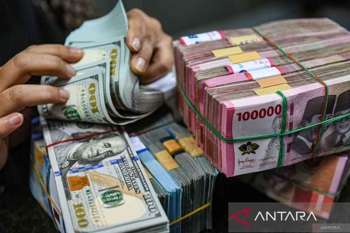 Penguatan Rupiah Tak Bisa Hanya Andalkan Intervensi BI, Ekonom Minta Eksportir Tidak Menahan Valas