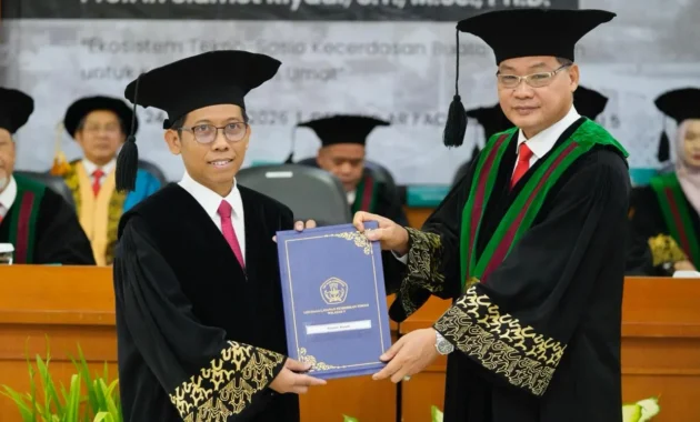 Pengukuhan Guru Besar UMJ Soroti Ketergantungan Digital dan Peran AI dalam Pendidikan