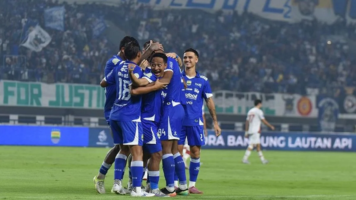 Persib Bandung Rebut Puncak Klasemen Super League 2025/2026 dengan Comeback Dramatis 4-2