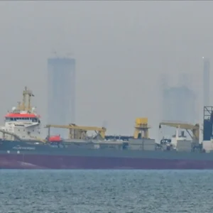 Perusahaan Pelayaran Beralih ke Jalur Darat Akibat Krisis Selat Hormuz