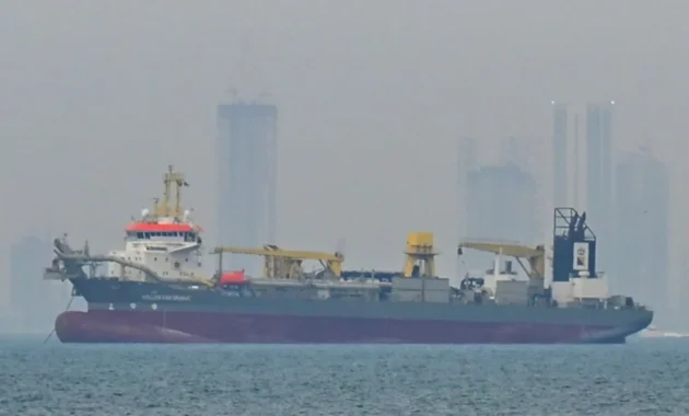 Perusahaan Pelayaran Beralih ke Jalur Darat Akibat Krisis Selat Hormuz Perusahaan Pelayaran Beralih ke Jalur Darat Akibat Krisis Selat Hormuz