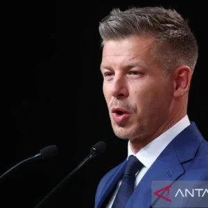 Peter Magyar resmi jadi PM baru Hungaria, akhiri era Viktor Orban