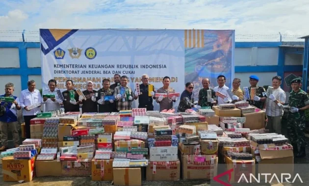 Petugas Gabungan Sita 3,1 Juta Batang Rokok Ilegal di Tol Kertosono