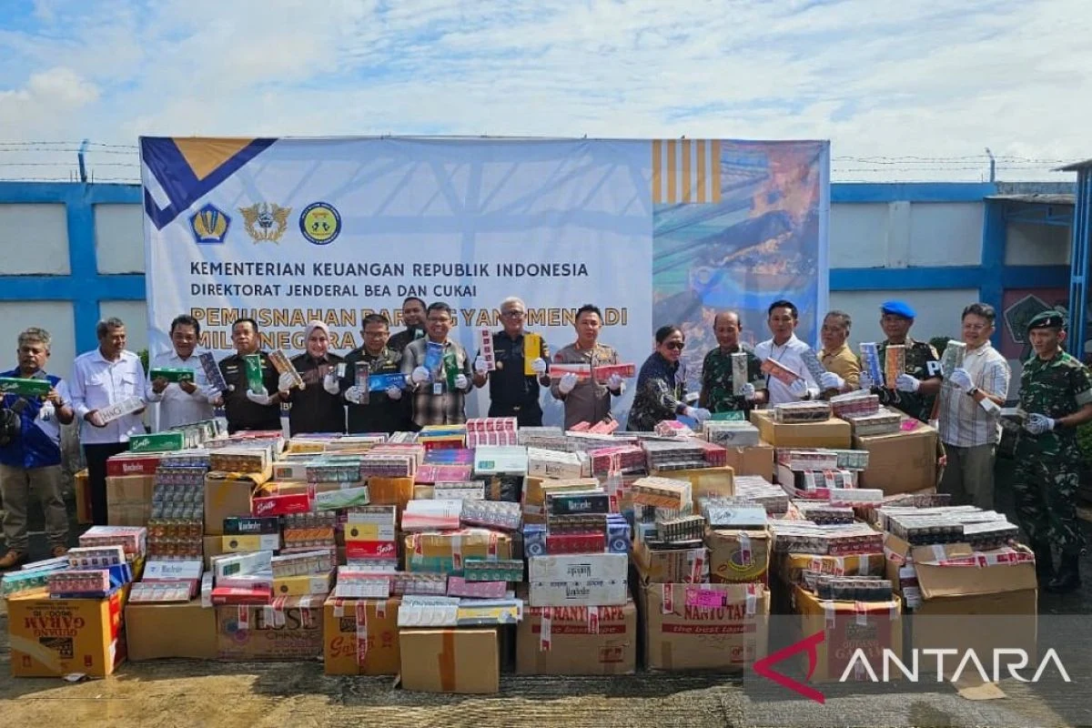 Petugas Gabungan Sita 3,1 Juta Batang Rokok Ilegal di Tol Kertosono