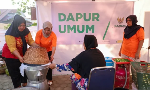 Petugas Siagakan Dapur Umum dan Layanan Kesehatan untuk Korban Banjir Dayeuhkolot Petugas Siagakan Dapur Umum dan Layanan Kesehatan untuk Korban Banjir Dayeuhkolot