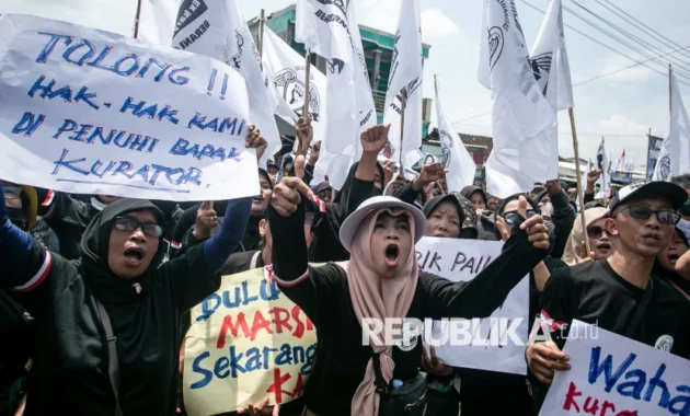 PHK Massal Sektor Tekstil Sumbang Peningkatan Pekerja Informal di Jawa Tengah PHK Massal Sektor Tekstil Sumbang Peningkatan Pekerja Informal di Jawa Tengah
