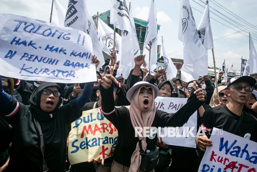 PHK Massal Sektor Tekstil Sumbang Peningkatan Pekerja Informal di Jawa Tengah