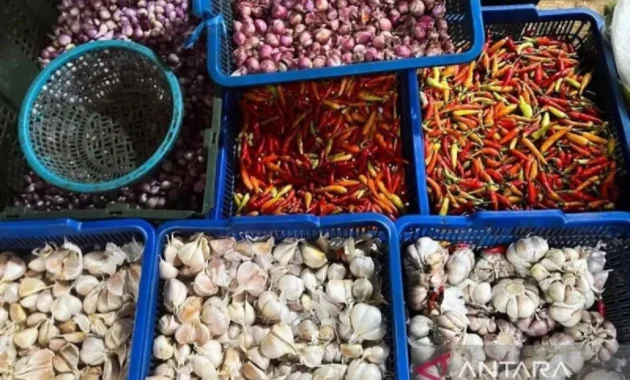 PIHPS Catat Harga Cabai Rawit Rp54.700/kg dan Telur Ayam Rp33.000/kg PIHPS Catat Harga Cabai Rawit Rp54.700/kg dan Telur Ayam Rp33.000/kg