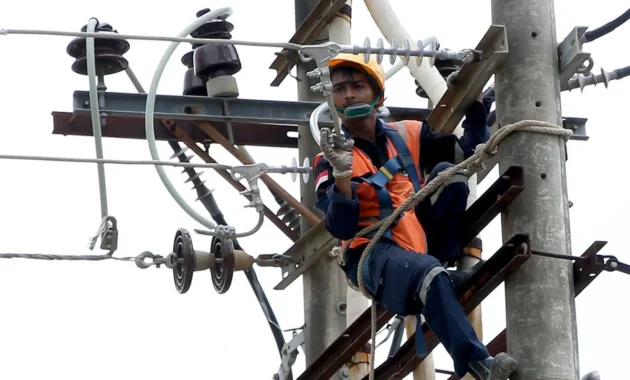 PLN Sebut Blackout Sumatera Disebabkan Cuaca Buruk PLN Sebut Blackout Sumatera Disebabkan Cuaca Buruk
