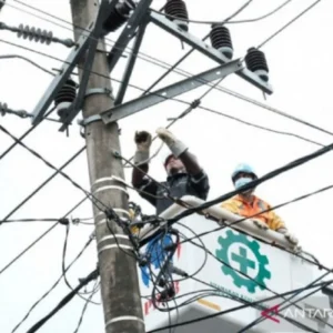 PLN Sukses Pulihkan 100% Listrik Jakarta Usai Gangguan Hebat, Warga Kembali Normal