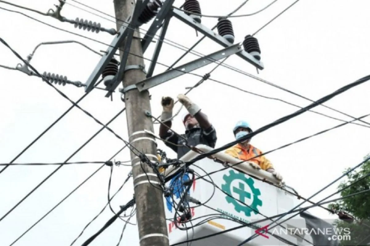 PLN Sukses Pulihkan 100% Listrik Jakarta Usai Gangguan Hebat, Warga Kembali Normal