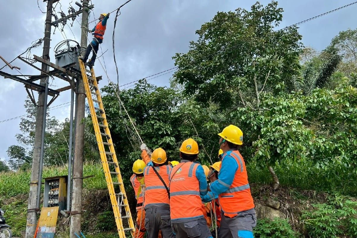 PLN Sumatera Barat Usahakan Perbaikan Kelistrikan Pasca Gangguan Sistem
