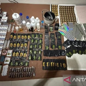 Polisi Bongkar Clandestine Lab Pembuatan Cartridge Vape Narkoba di Jakarta Barat
