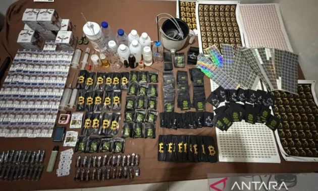 Polisi Bongkar Clandestine Lab Pembuatan Cartridge Vape Narkoba di Jakarta Barat