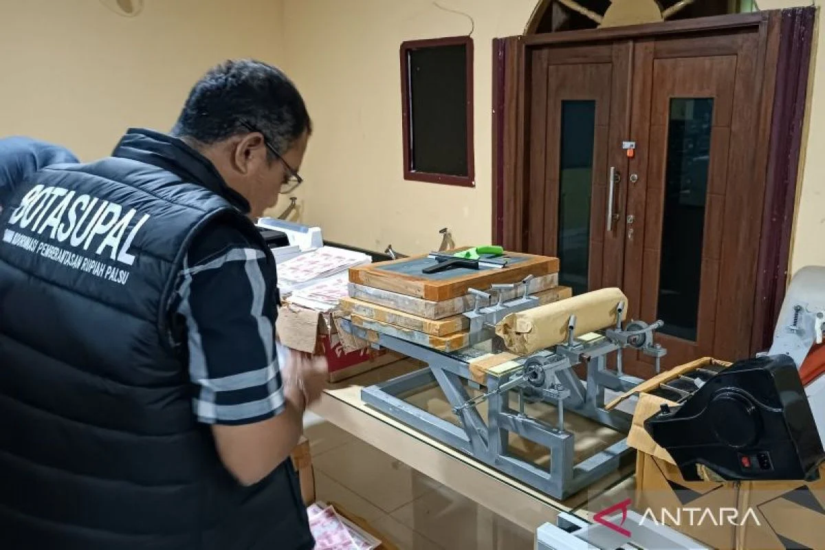 Polisi Riau Tangkep Pemuda Pembuat Situs Bank Palsu untuk Phishing