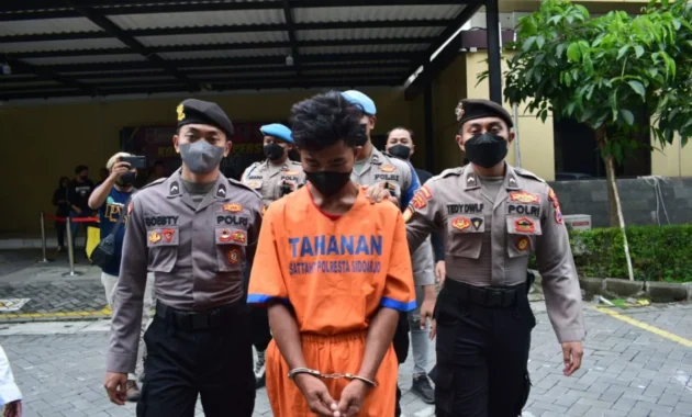 Polisi Tangkap Pelaku Pembunuhan Wanita yang Dibuang dari Flyover Tol Yasmin Polisi Tangkap Pelaku Pembunuhan Wanita yang Dibuang dari Flyover Tol Yasmin