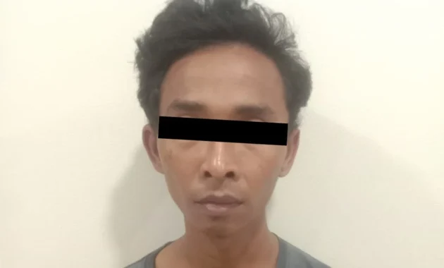 Polisi Tangkap 'Tukang Palak' yang Viral di Lampu Merah Tomang Polisi Tangkap 'Tukang Palak' yang Viral di Lampu Merah Tomang