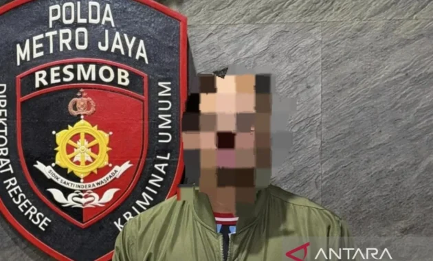 Polisi Tangkap WNA Brunei Tersangka Penganiayaan Berujung Kematian di Jakarta Selatan Polisi Tangkap WNA Brunei Tersangka Penganiayaan Berujung Kematian di Jakarta Selatan