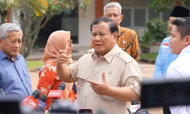 Prabowo Bakal Bagi-bagi Layar Pintar, Guru Tak Masuk Bisa Dipantau Langsung dari Jakarta