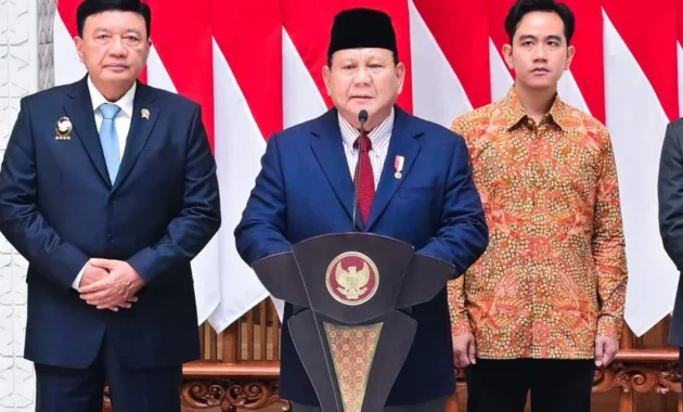 Prabowo Gencarkan Kunjungan Luar Negeri di Tengah Kebijakan Efisiensi: Pengamat Ungkap Strategi Amankan Cadangan Nasional Prabowo Gencarkan Kunjungan Luar Negeri di Tengah Kebijakan Efisiensi: Pengamat Ungkap Strategi Amankan Cadangan Nasional