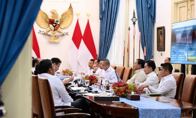 Prabowo Resmikan Operasional 1.061 Unit Koperasi Merah Putih, Klaim Jadi Prestasi Bangsa dan Tonggak Sejarah Prabowo Resmikan Operasional 1.061 Unit Koperasi Merah Putih, Klaim Jadi Prestasi Bangsa dan Tonggak Sejarah