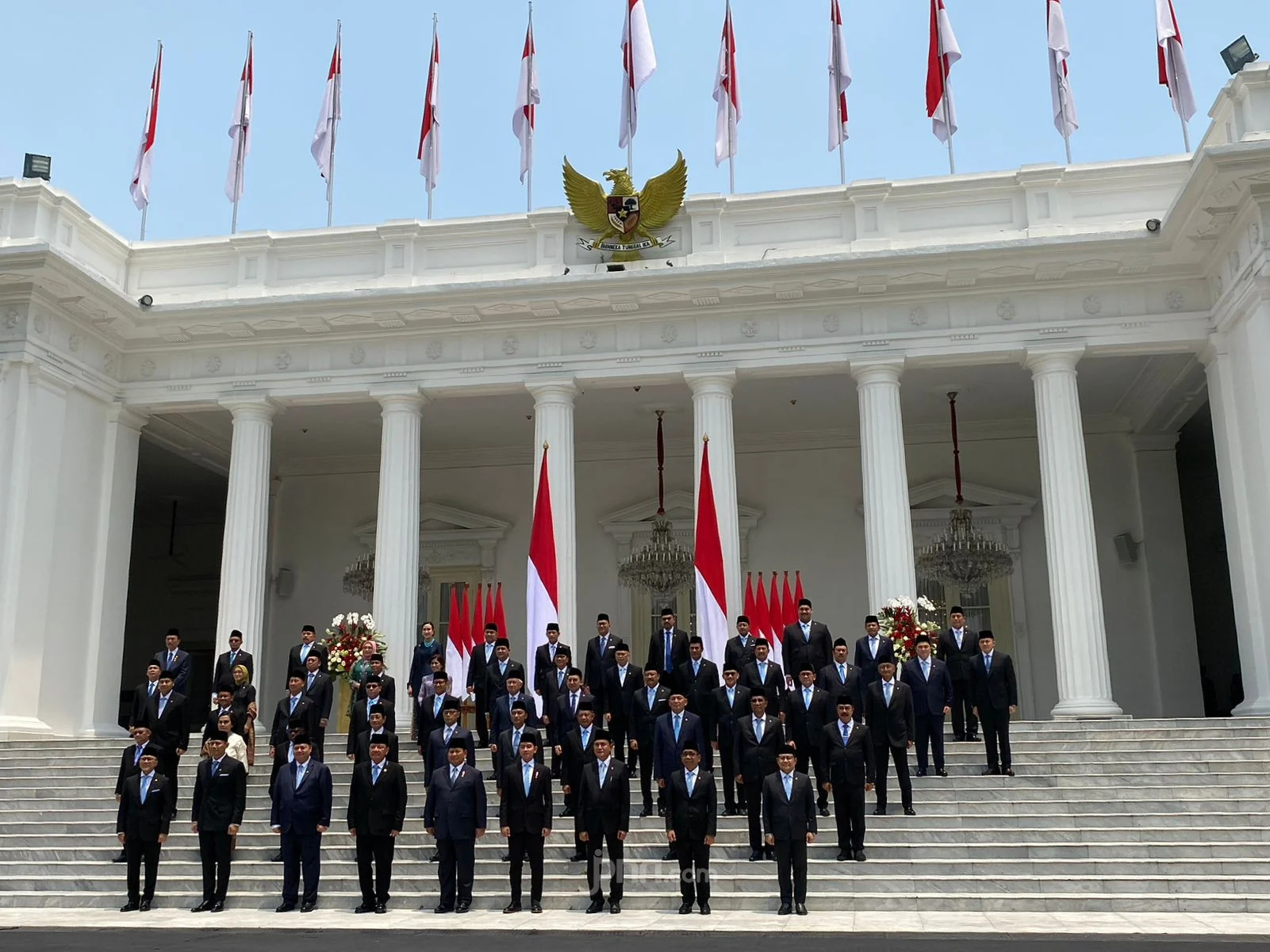 Prabowo Sambut Menteri dan Dirut Garuda di Istana, Diskusi Strategis Usai Kunjungan Dasco