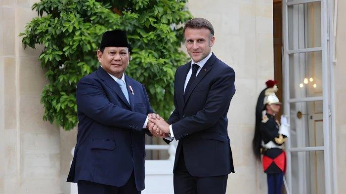 Prabowo Sambut Undangan Macron, Indonesia Jadi Negara Asia Pertama Ikut Defile di Eropa